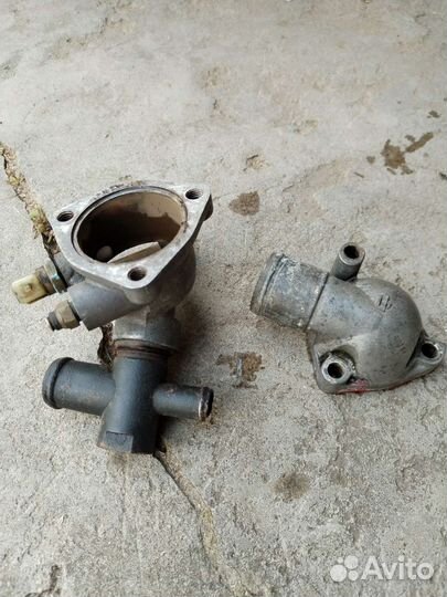 Корпус термостата nissan vanette