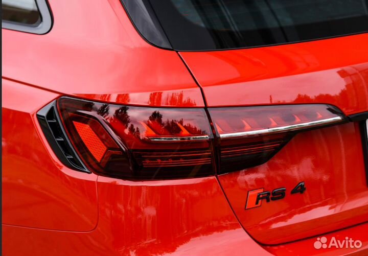 Фонарь Audi RS4 RS5 RS6 левый и правый новые