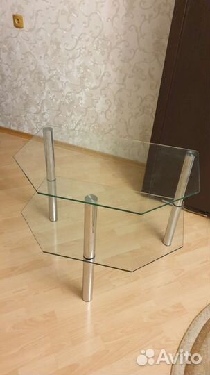 Стеклянная тумба под тв