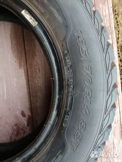 Sava Eskimo Stud 185/70 R14 88T