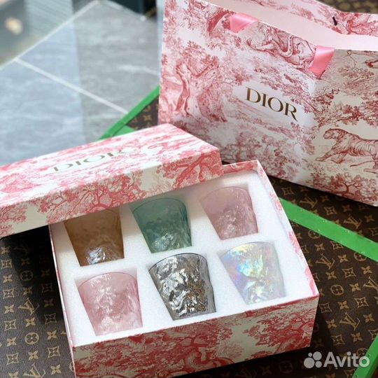 Набор разноцветных стаканов Dior
