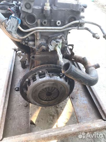 Мотор 21103 16 v, много запчастей на десятку