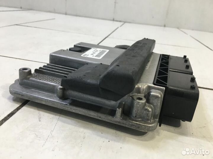 Блок управления двигателем Audi А4 В8 8K2