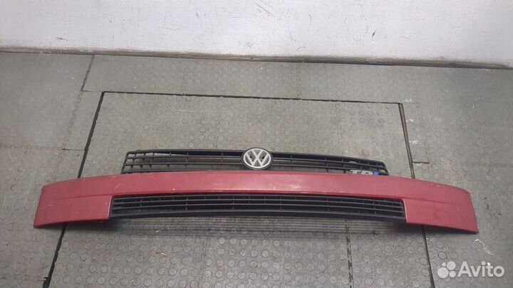 Решетка радиатора Volkswagen Transporter 4