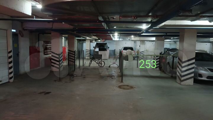 Машиноместо, 14 м²