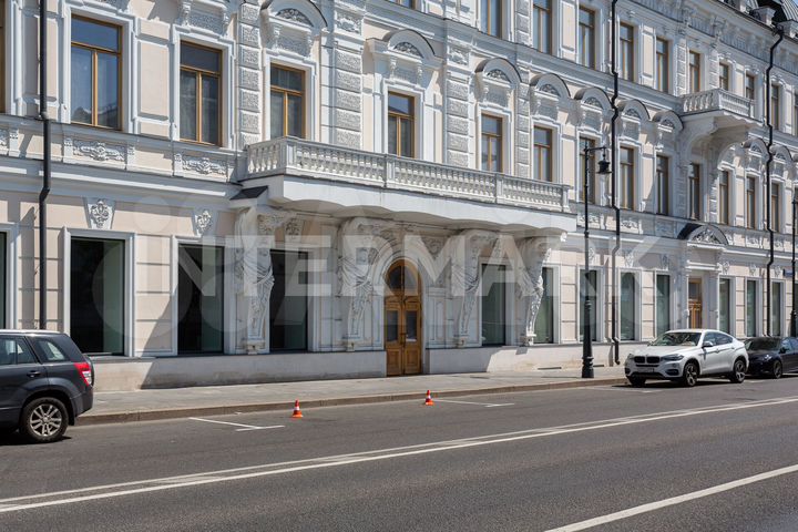 Продам торговое помещение, 369.87 м²