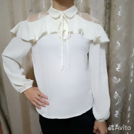 Школьные блузки для девочки р 152, 146