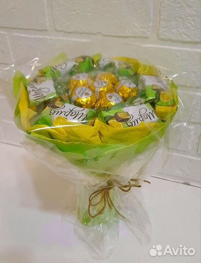 Сладкий букет из конфет