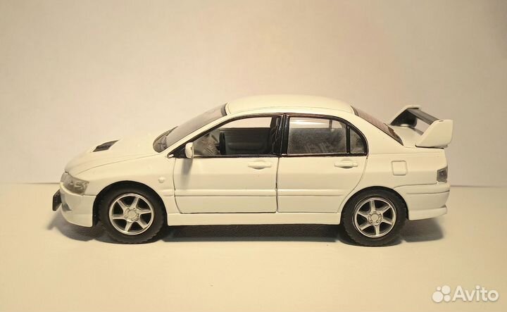 Mitsubishi lancer evolution 8 kinsmart