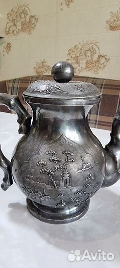 Серебряные кувшины