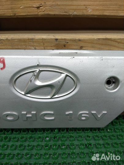 Декоративная крышка двигателя Hyundai Accent