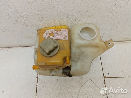 Бачок омывателя Вольво 460