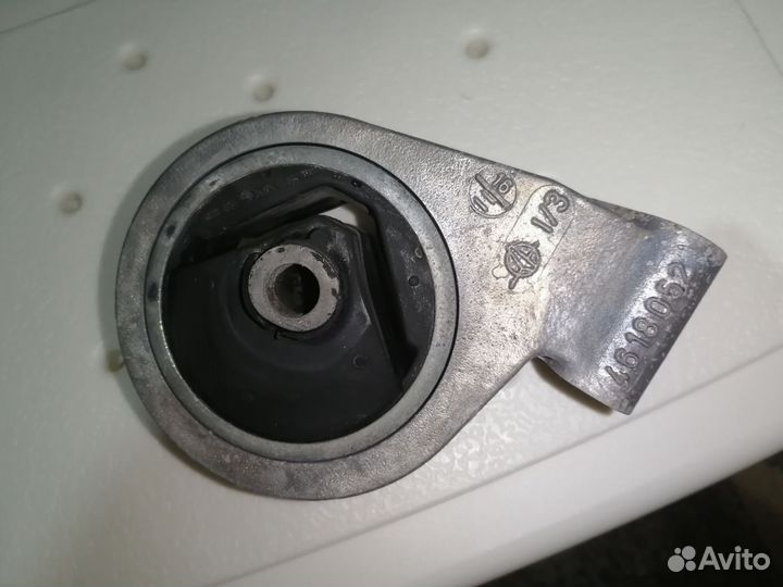 Подушка двигателя mitsubishi carisma