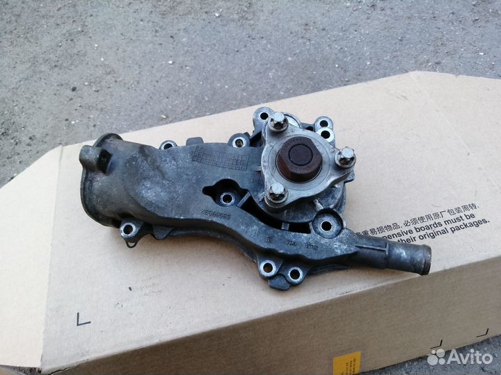 Помпа водяной насос Opel Corsa D Meriva B Mokka