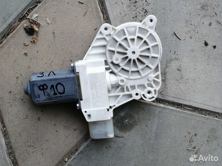 Моторчик стеклоподъемника BMW 5-series F10