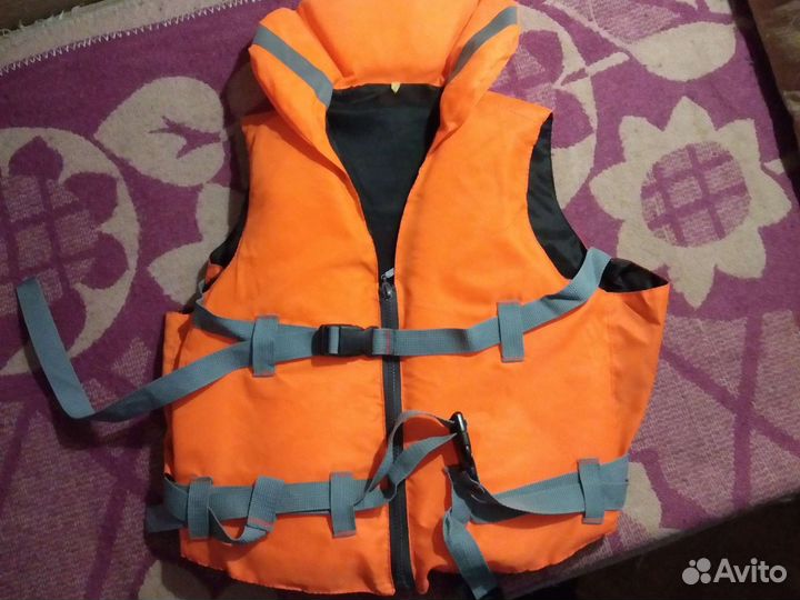 Спасательный жилет