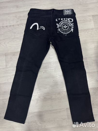 Джинсы evisu