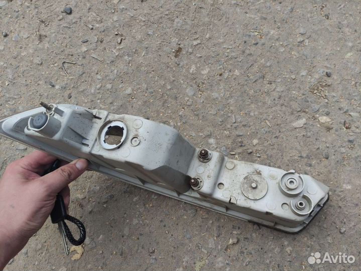 Противотуманные фара правая nissan almera classic