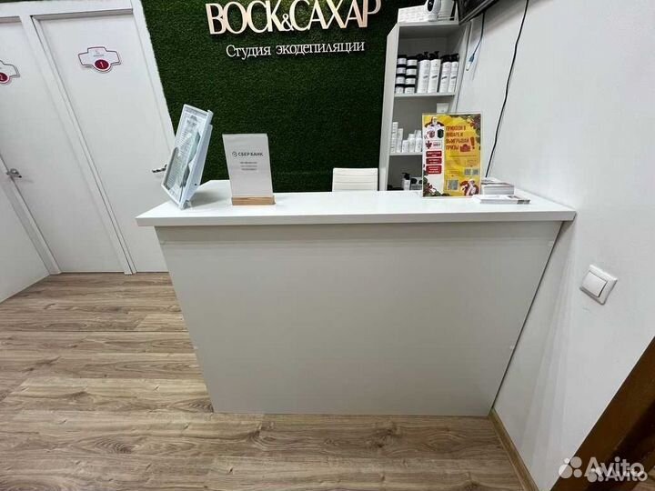Стойки ресепшн