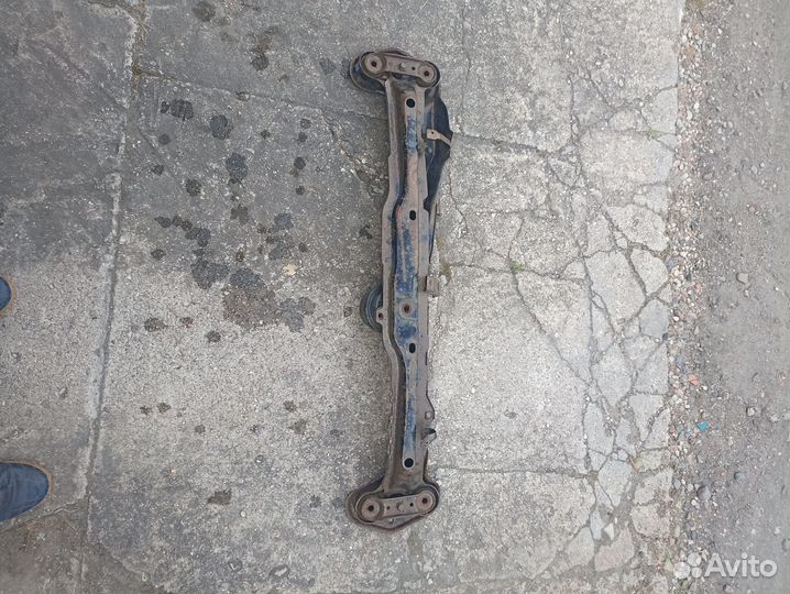 Балка передняя поперечная VW гольф 2 пасат джета