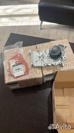 Помпа K4M Renault 210100753R Новая оригинальная