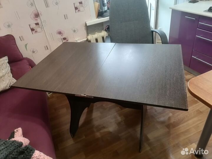 Кухонный стол