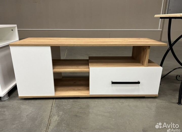 Тумба под тв Парус-4 Новая