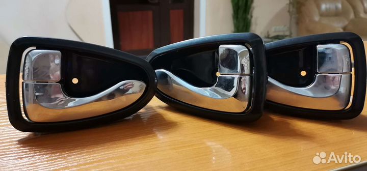 Ручки автомобили внутри салона