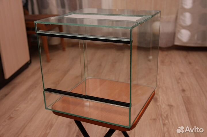 Террариумы и аквариумы по вашим размерам