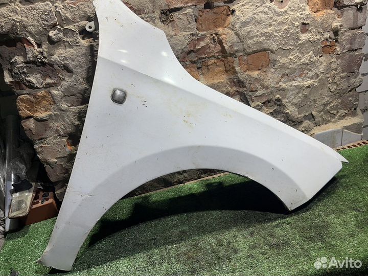 Крыло переднее левое правое Skoda Rapid
