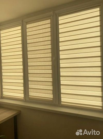 Рулонные шторы в коричневом коробе H8095