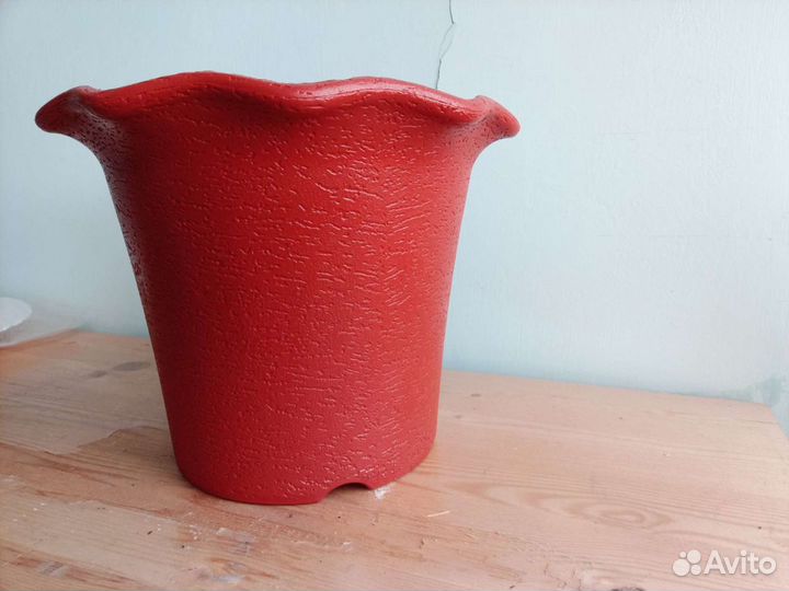 Цветочные горшки с поддонами