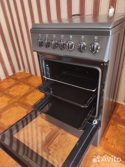 Кухонная электрическая четырехконфорочная плита