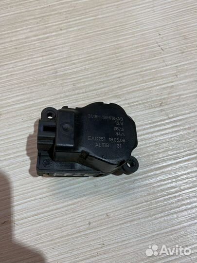 Моторчик заслонки отопителя Ford focus 2 C-MAX