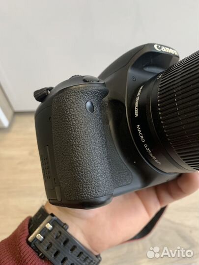 Зеркальный фотоаппарат canon 600d