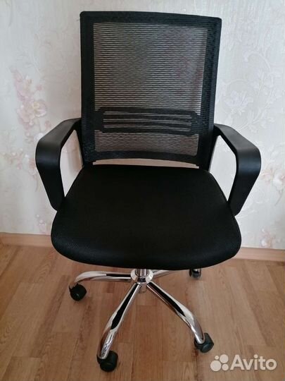 Офисное кресло