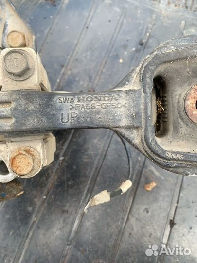 Подушка двигателя передний правый honda CR-V