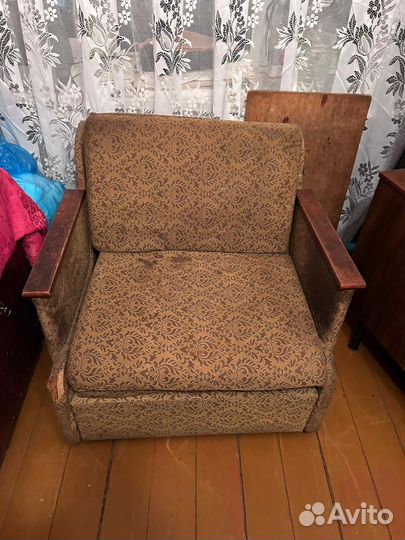 Отдам бесплатно мебель