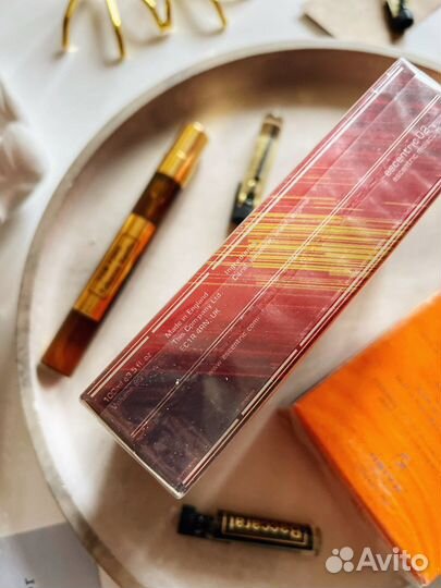 Escentric molecules 02