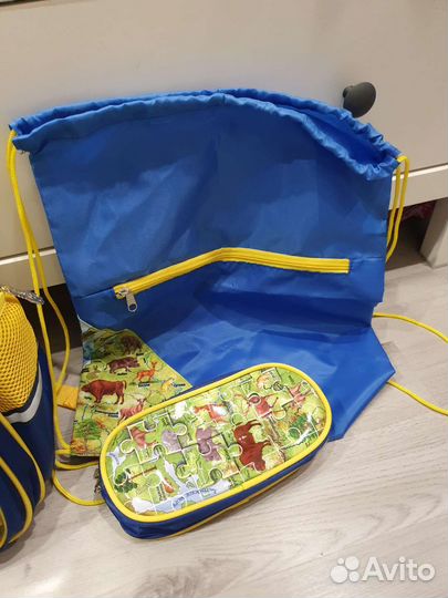 Рюкзак школьный