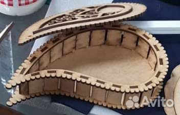 Подарочная коробка