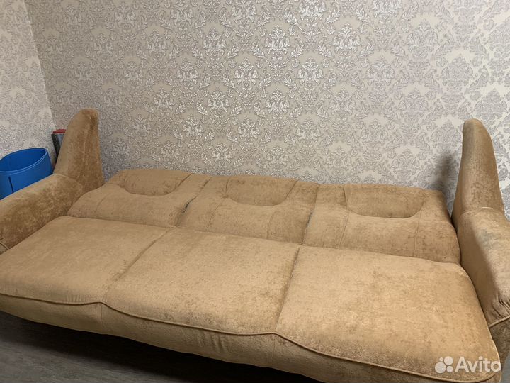 Диван