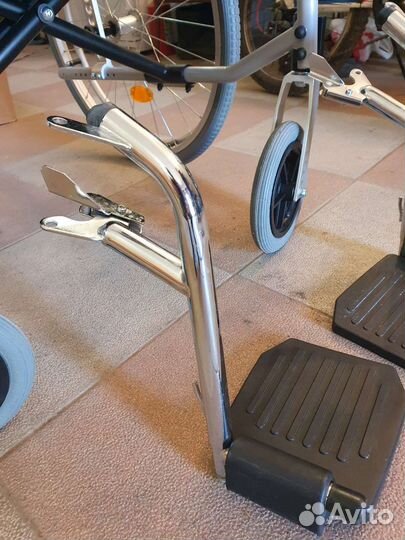 Коляска инвалидная, новая