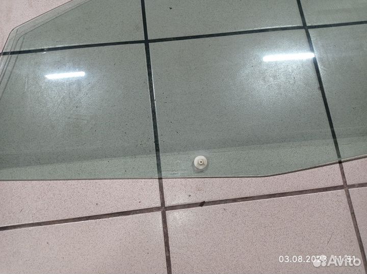 Стекло передней левой двери Форд Фиеста