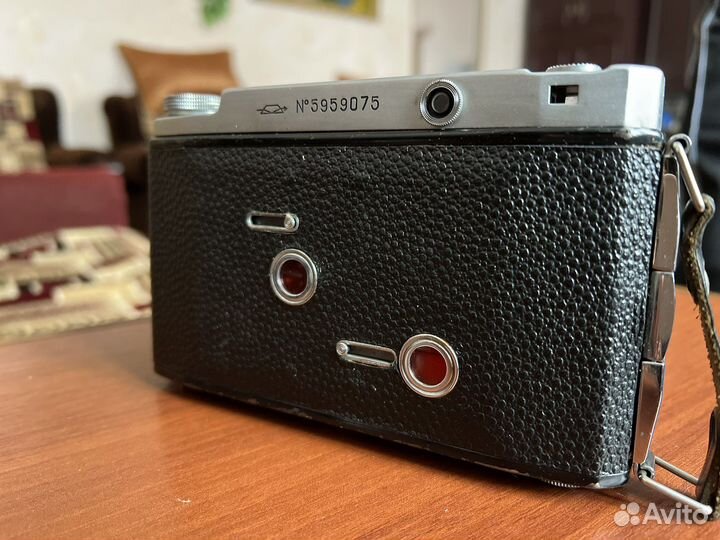 Пленочный фотоаппарат Москва-5