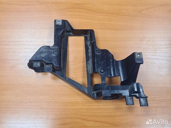 Кронштейн фар для BMW X5 E53 2000-2007