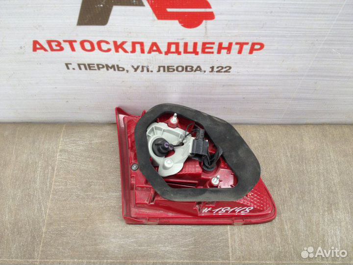 Фонарь правый - вставка в дверь / крышку багажника