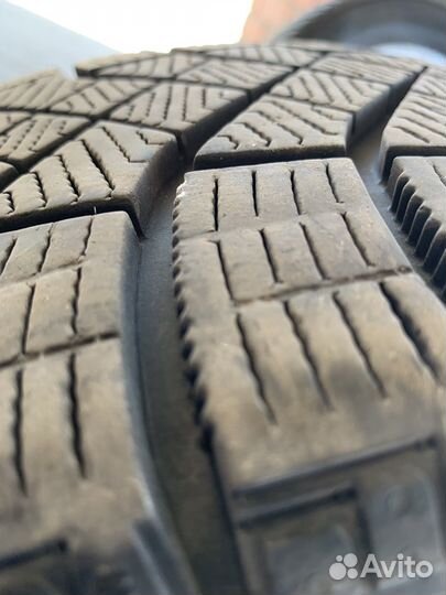 Pirelli Ice Zero FR 205/50 R17