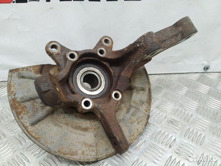 Кулак поворотный передний Suzuki Grand Vitara