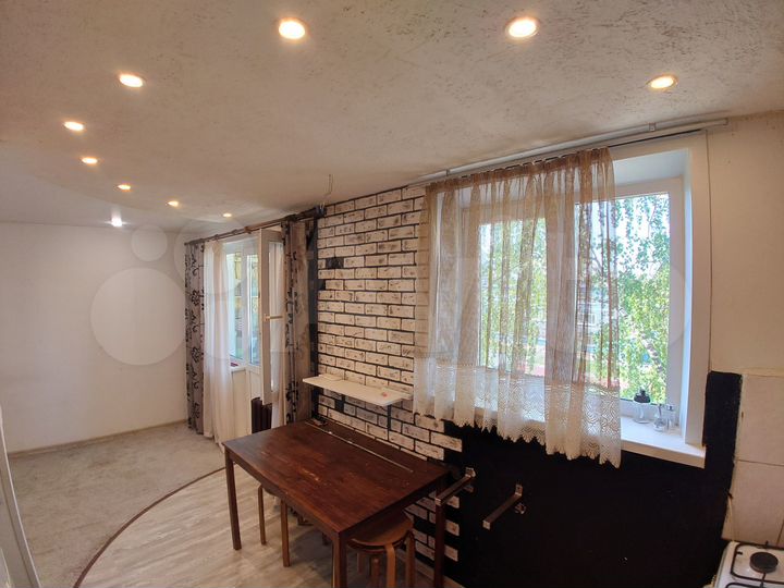 2-к. квартира, 43 м², 3/5 эт.